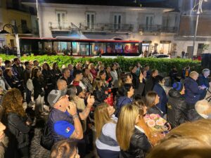 MUGNANO DEL CARDINALE. Nuova Alleanza Popolare tiene il comizio in piazza Padre Pio. Foto e Video