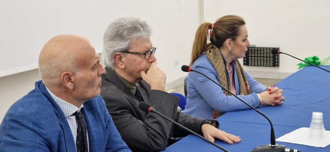 NOLA. E iniziata la SETTIMANA GREEN, allIstituto ISIS Leone Nobile NOLA. E iniziata la SETTIMANA GREEN, allIstituto ISIS Leone Nobile