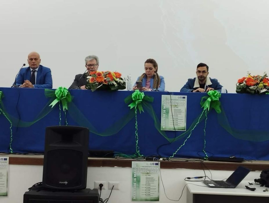 NOLA. E iniziata la SETTIMANA GREEN, allIstituto ISIS Leone Nobile NOLA. E iniziata la SETTIMANA GREEN, allIstituto ISIS Leone Nobile