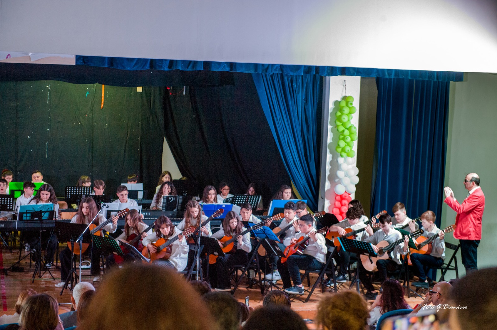 CIMITILE. Parole di Pace e Legalità, levento rientrante nellambito del Premio Cimitile si è tenuto al teatro Nadur di Cicciano CIMITILE. Parole di Pace e Legalità, levento rientrante nellambito del Premio Cimitile si è tenuto al teatro Nadur di Cicciano