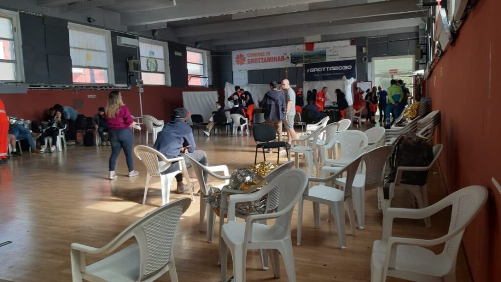 A Grottaminarda (AV) attivato punto accoglienza per le persone coinvolte nellincidente sulla A16