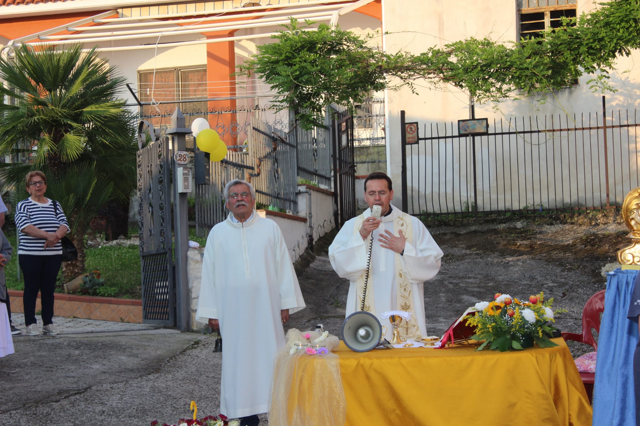Mugnano del Cardinale (AV). Statio Eucaristica con SantAntonio nei vari quartieri Mugnano del Cardinale (AV). Statio Eucaristica con SantAntonio nei vari quartieri