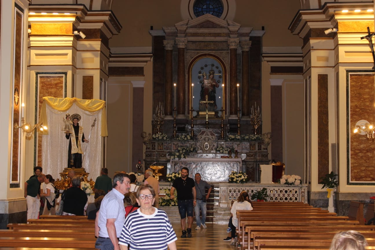 Mugnano del Cardinale (AV). Statio Eucaristica con SantAntonio nei vari quartieri Mugnano del Cardinale (AV). Statio Eucaristica con SantAntonio nei vari quartieri