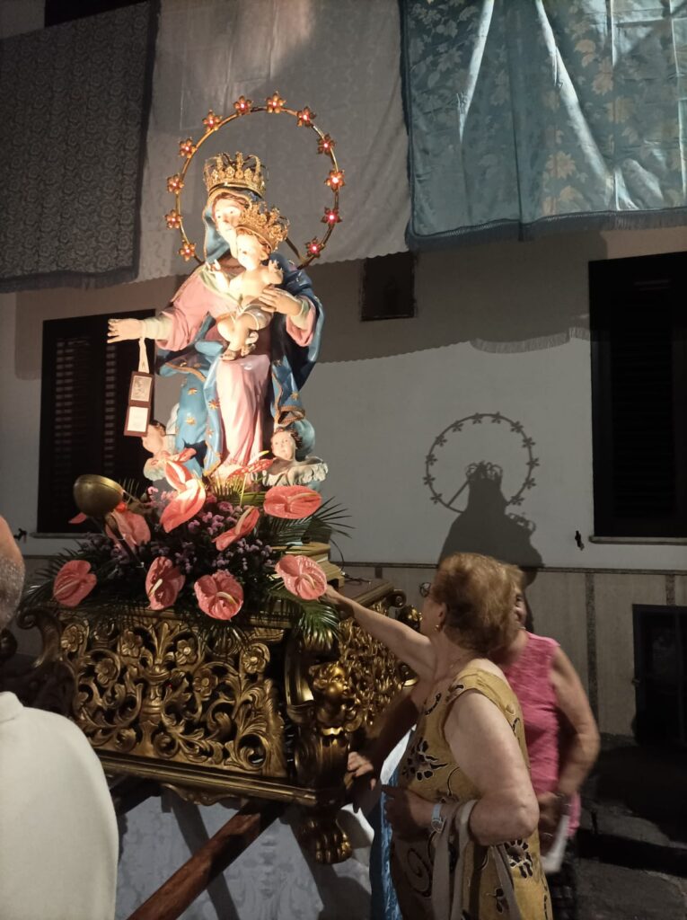 Mugnano   Statio Eucaristica nel rione Mastrangelo