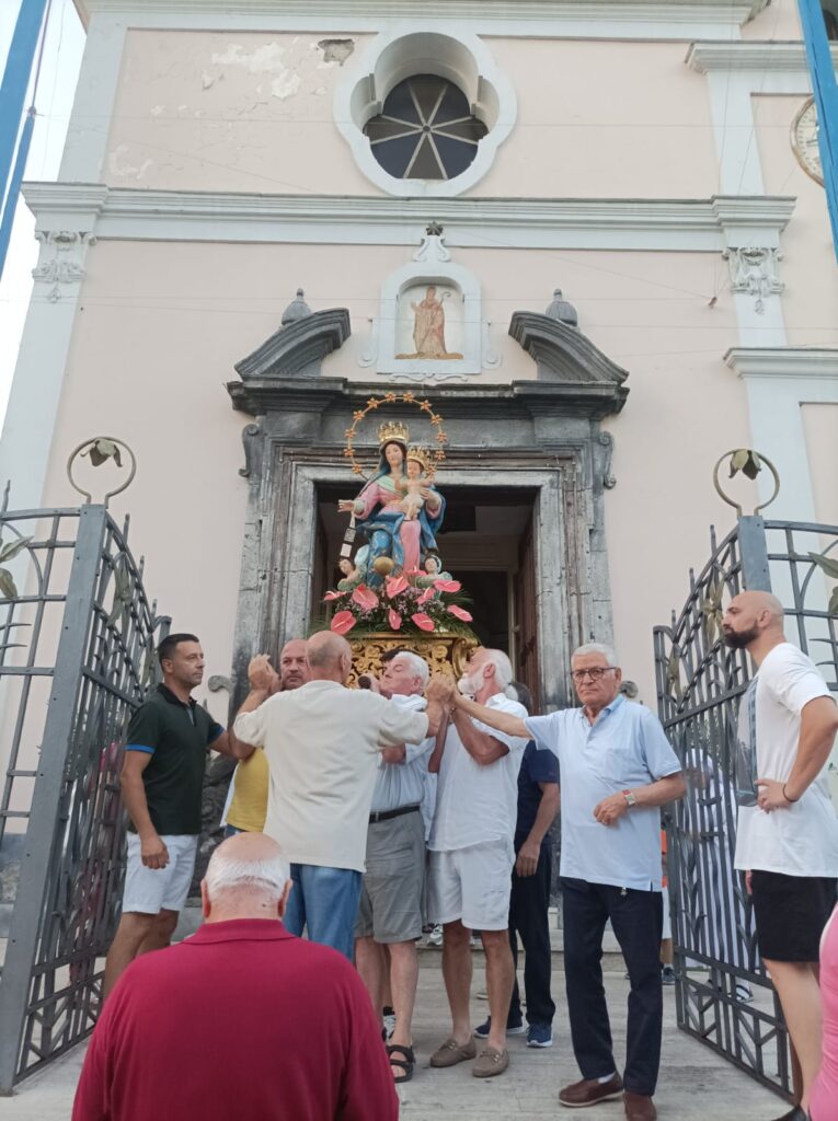 Mugnano   Statio Eucaristica nel rione Mastrangelo