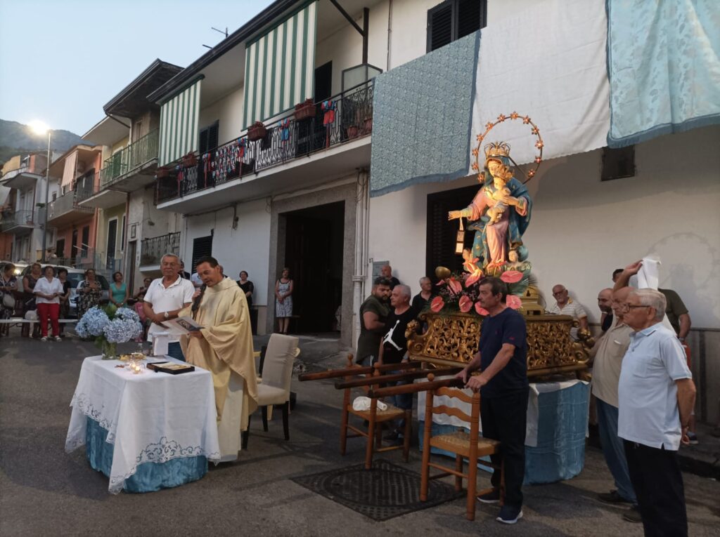 Mugnano   Statio Eucaristica nel rione Mastrangelo