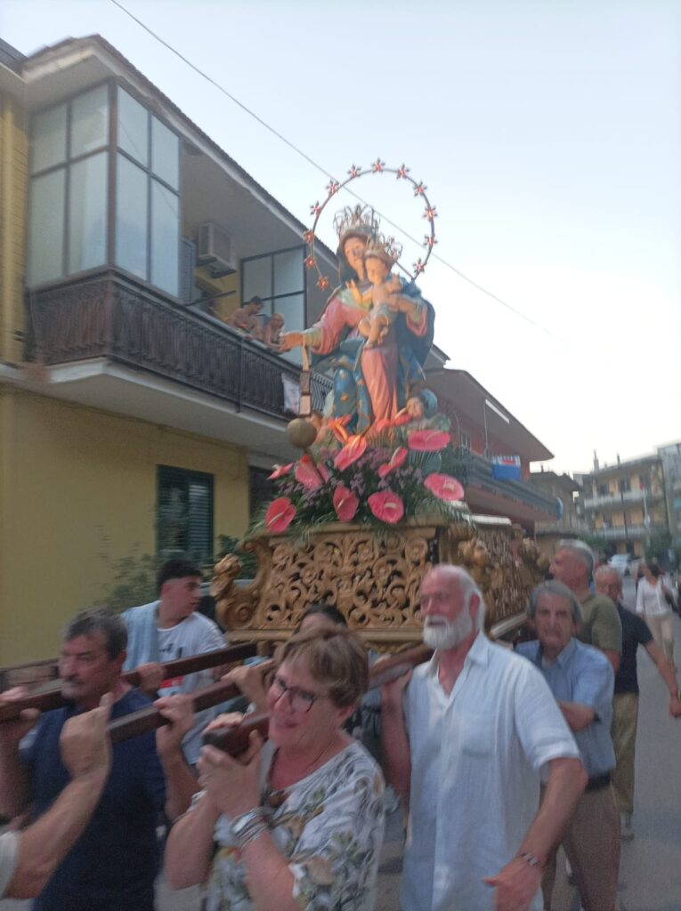 Mugnano   Statio Eucaristica nel rione Mastrangelo