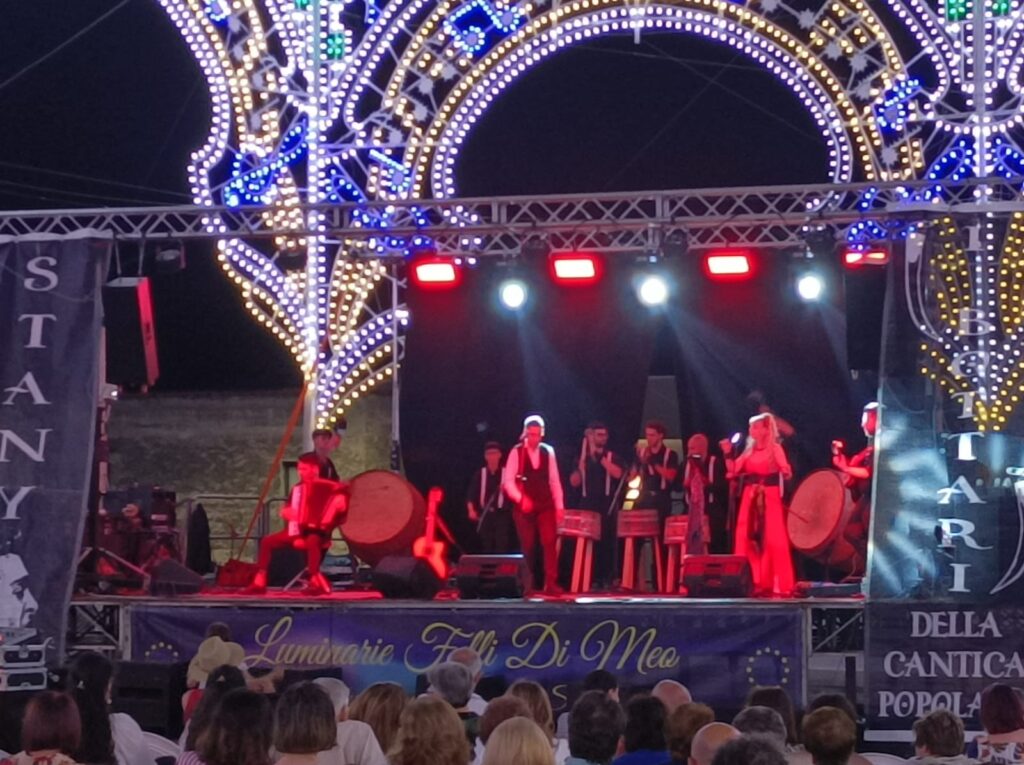 Mugnano del Cardinale. Grande successo per la prima serata di festa in onore Maria Santissima delle Grazie. Foto e Video