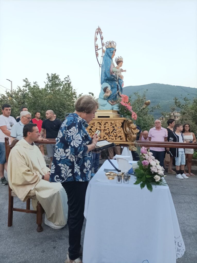 Mugnano   Statio Eucaristica al rione Campo con la Madonna del Carmine. Video e Foto