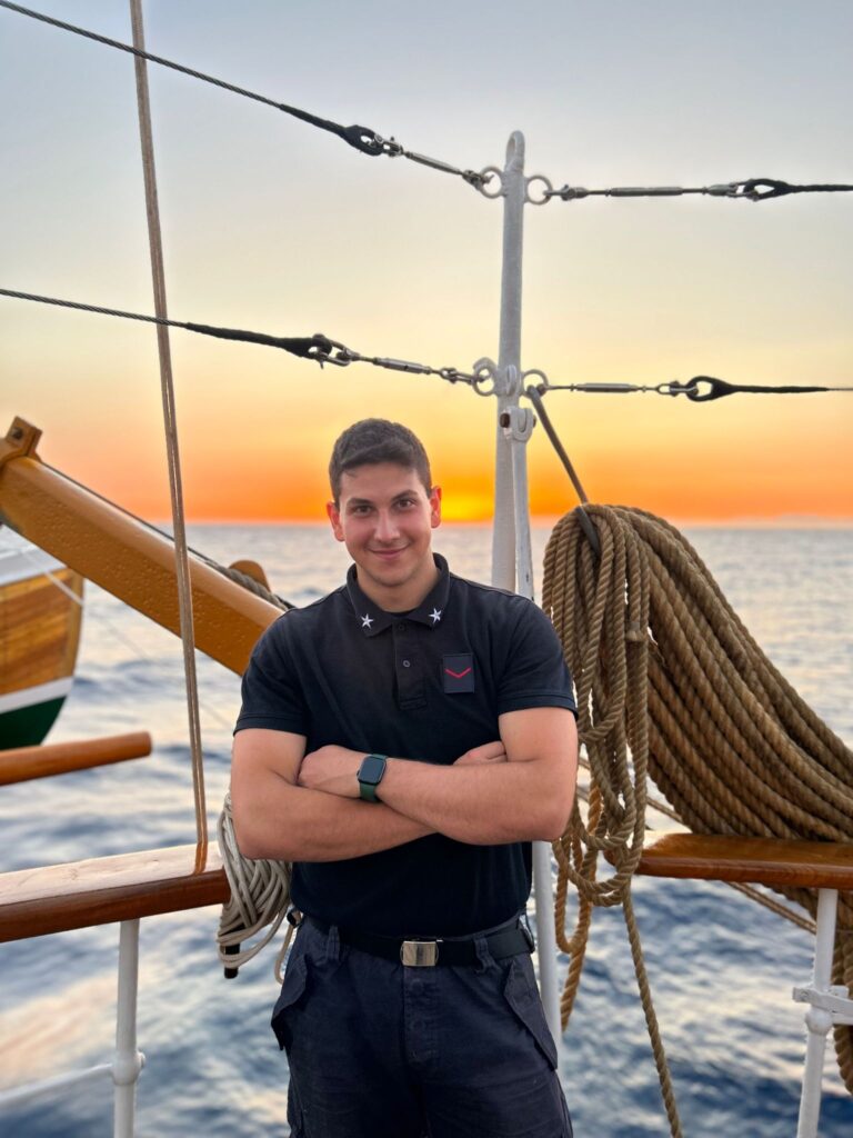 BAIANO. Sulla nave scuola Amerigo Vespucci, il 21enne baianese Marco Stefano Colucci. Girerà il mondo per i prossimi 20 mesi