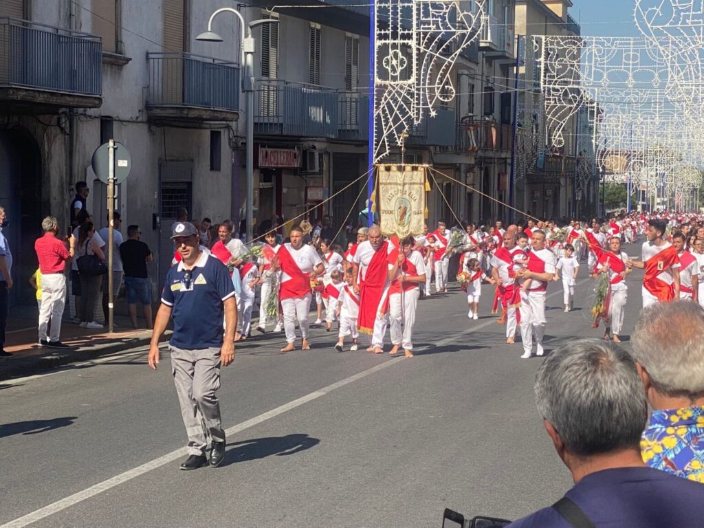 SPERONE. La sfilata dei Battenti di SantElia, giovedì 20 si rinnova la tradizione.