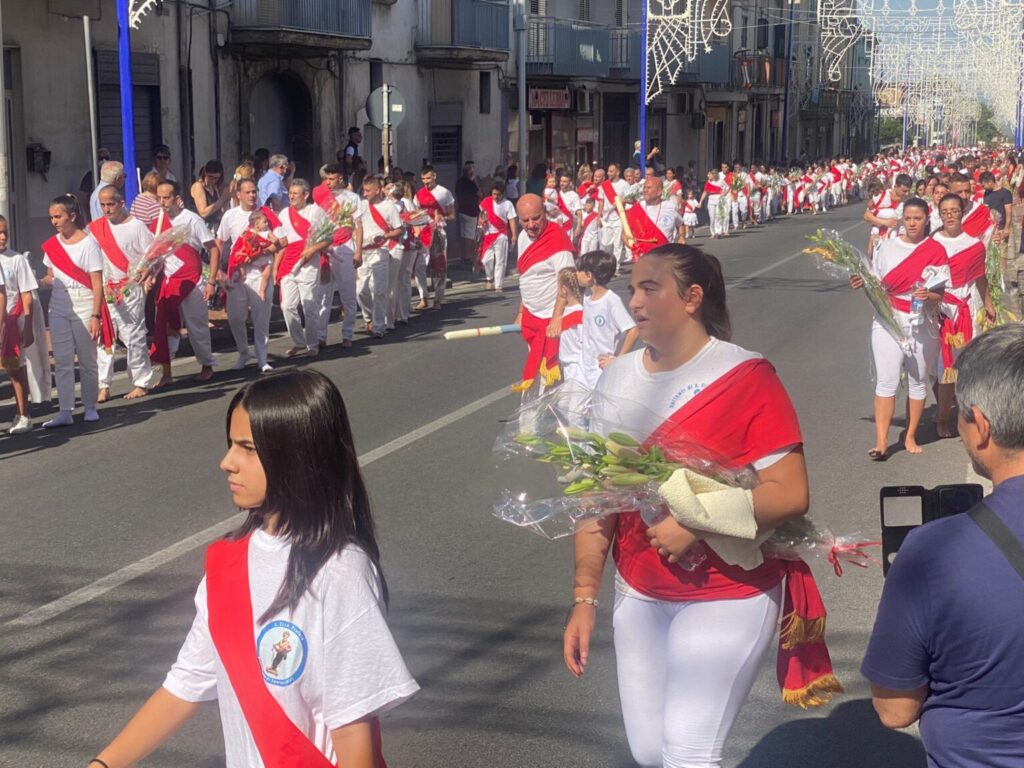 SPERONE. La sfilata dei Battenti di SantElia, giovedì 20 si rinnova la tradizione.