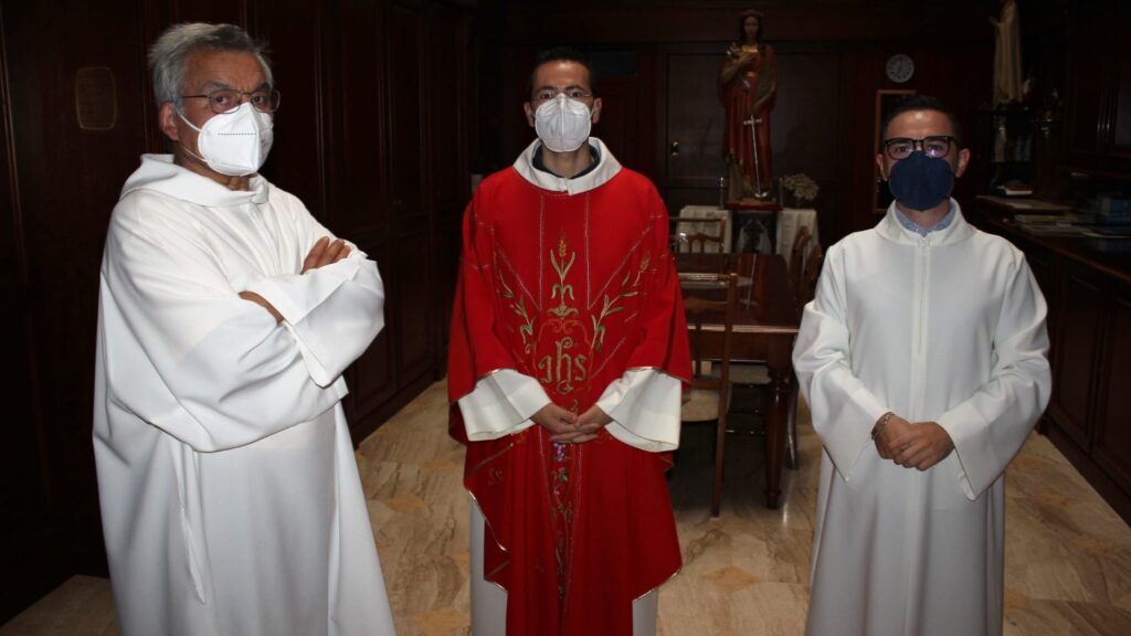 MUGNANO. Le foto più belle dell’olio della lampada di Santa Filomena