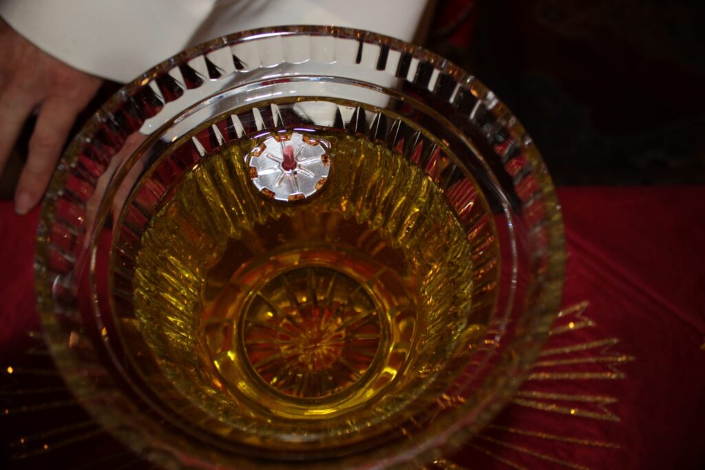 MUGNANO. Le foto più belle dell’olio della lampada di Santa Filomena