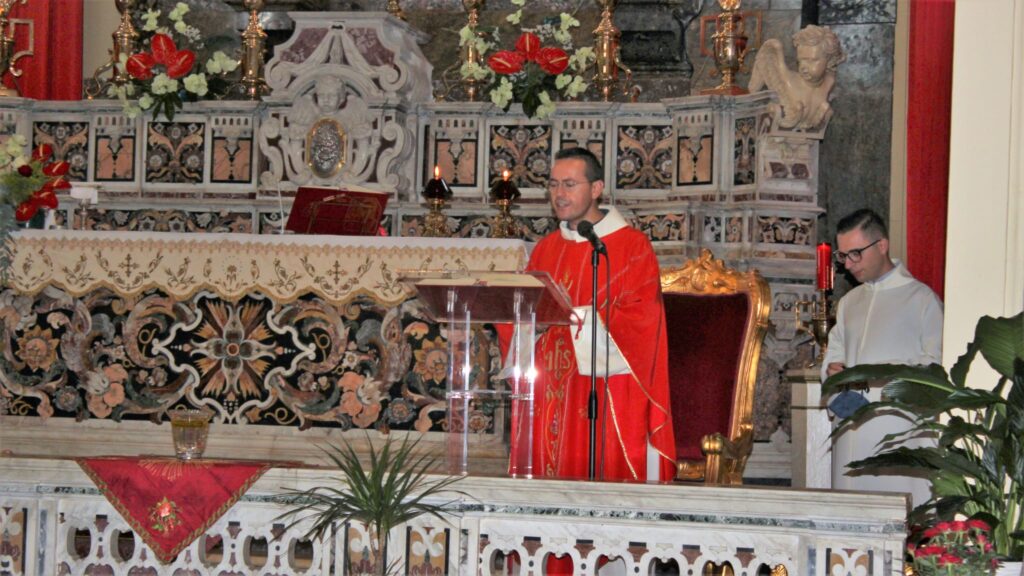 MUGNANO. Le foto più belle dell’olio della lampada di Santa Filomena