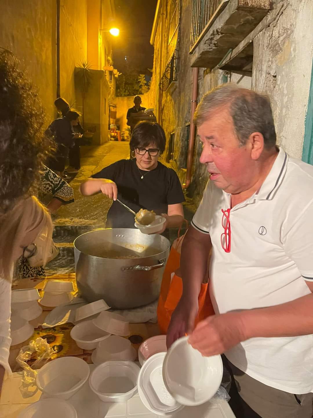 Mugnano Dopo 25 anni si è svolta la processione della Madonna di Montevergine Mugnano Dopo 25 anni si è svolta la processione della Madonna di Montevergine