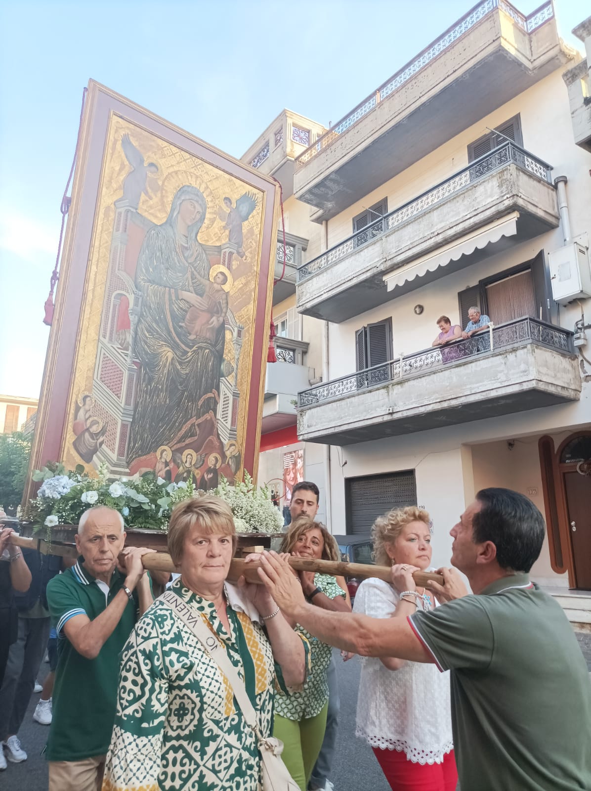 Mugnano Dopo 25 anni si è svolta la processione della Madonna di Montevergine Mugnano Dopo 25 anni si è svolta la processione della Madonna di Montevergine