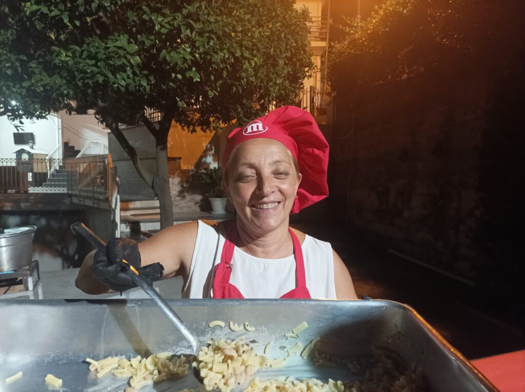 Palma Campania   In Vico Veritas successo per la prima serata e stasera si replica.
