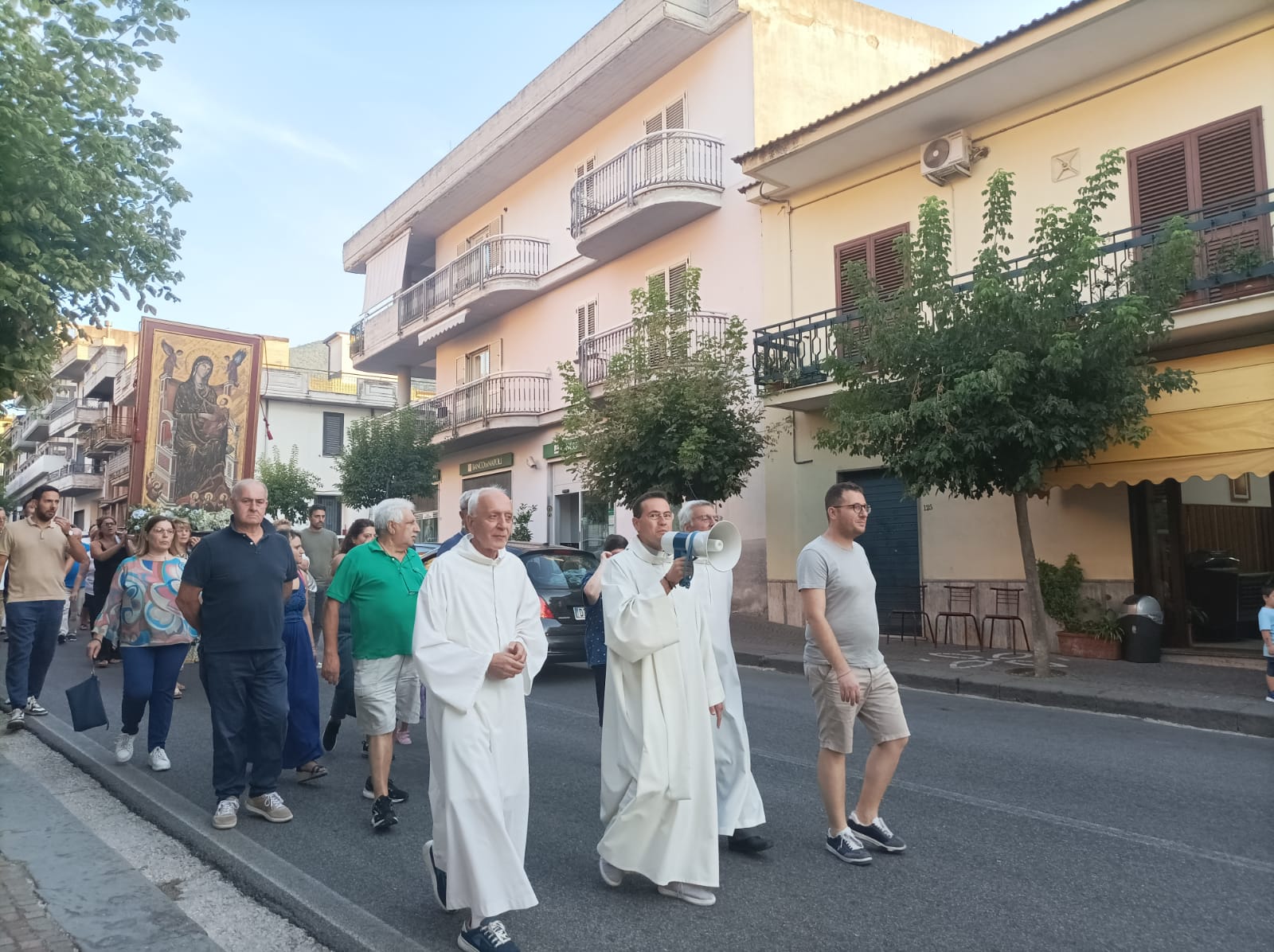 Mugnano Dopo 25 anni si è svolta la processione della Madonna di Montevergine Mugnano Dopo 25 anni si è svolta la processione della Madonna di Montevergine