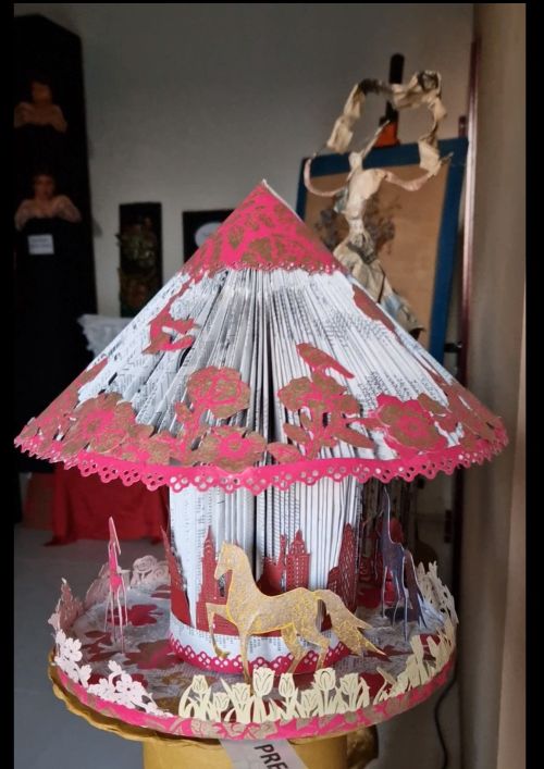 Incroci sprint per la Festa della Nocciola, a Baiano. L’arte della cartapesta, libri e fumetti, greenopoli e … cinema Incroci sprint per la Festa della Nocciola, a Baiano. L’arte della cartapesta, libri e fumetti, greenopoli e … cinema