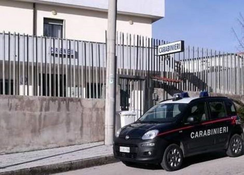 Frigento (AV) – In carcere il detenuto domiciliare sorpreso dai Carabinieri all’esterno della sua abitazione.