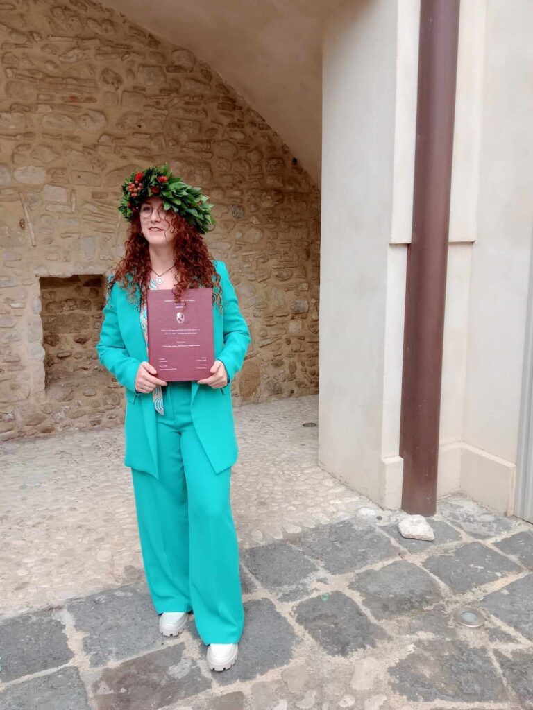 100 DI QUESTI GIORNI. Avella, auguri a Annarita Sepe per il conseguimento della Laurea in Chitarra Pop Rock*