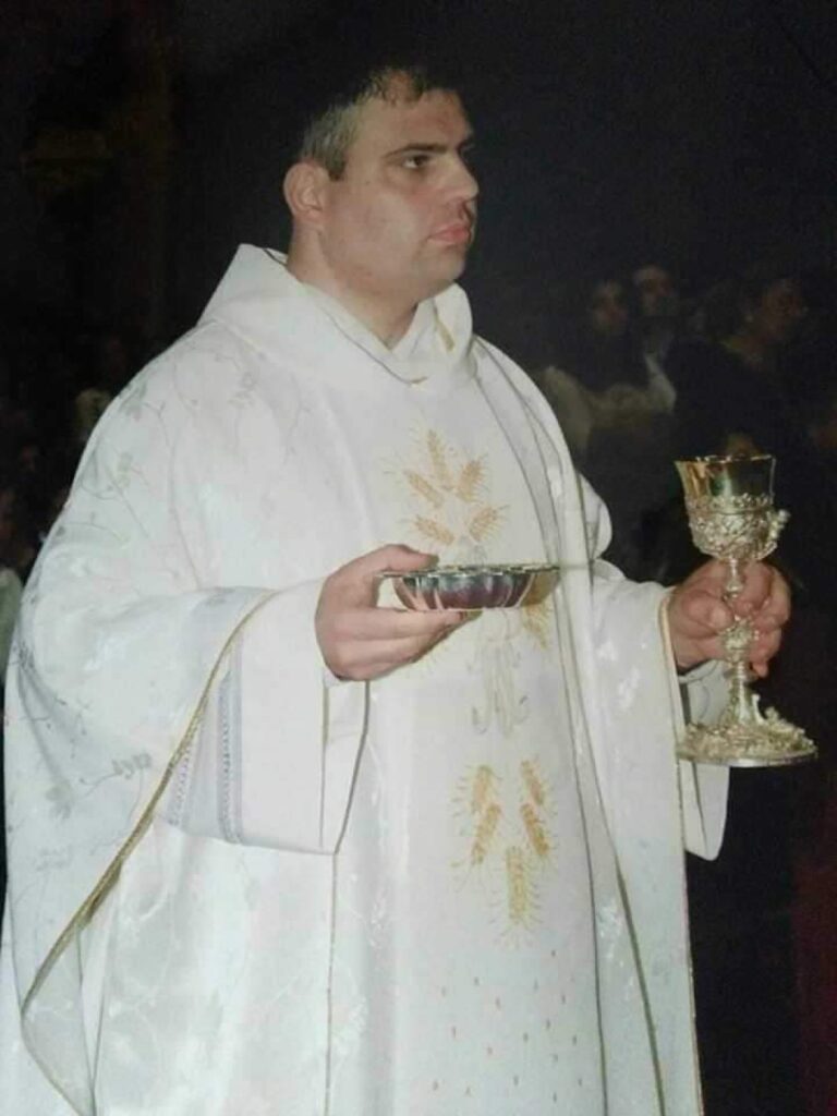 Anniversario. 11 ottobre 2007   11 ottobre 2023. XVI Anniversario di ordinazione Sacerdotale di Don Vincenzo Ragone.