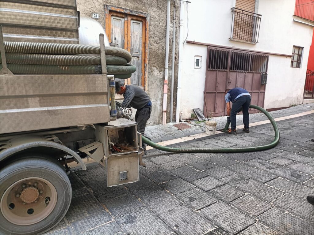 QUADRELLE. Pulizia delle Caditoie: Un Intervento Cruciale per la Nostra Comunità