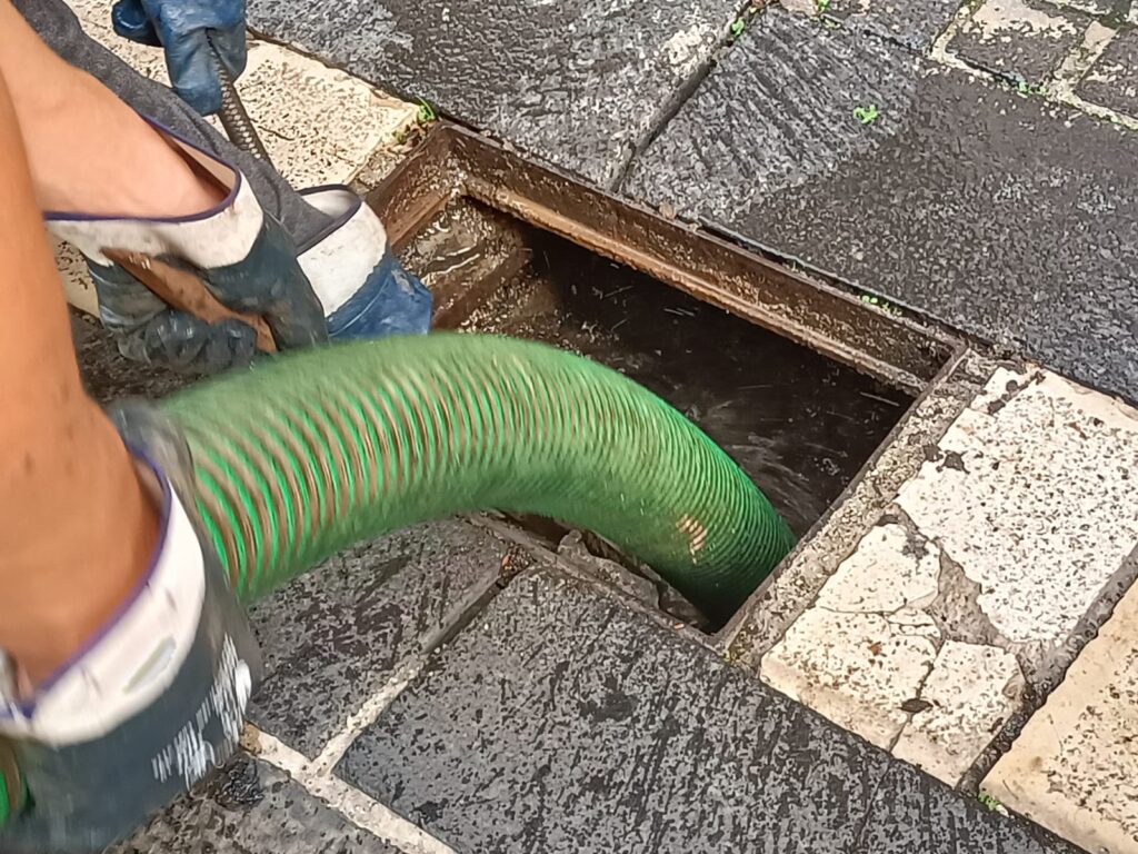 QUADRELLE. Pulizia delle Caditoie: Un Intervento Cruciale per la Nostra Comunità