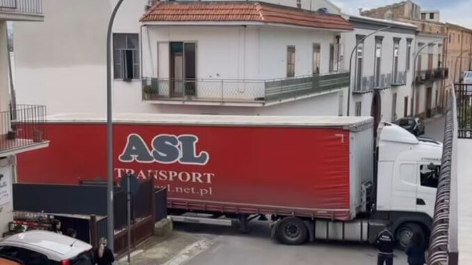 437F1DE0-15A9-47BB-AB7B-FE87C209F039