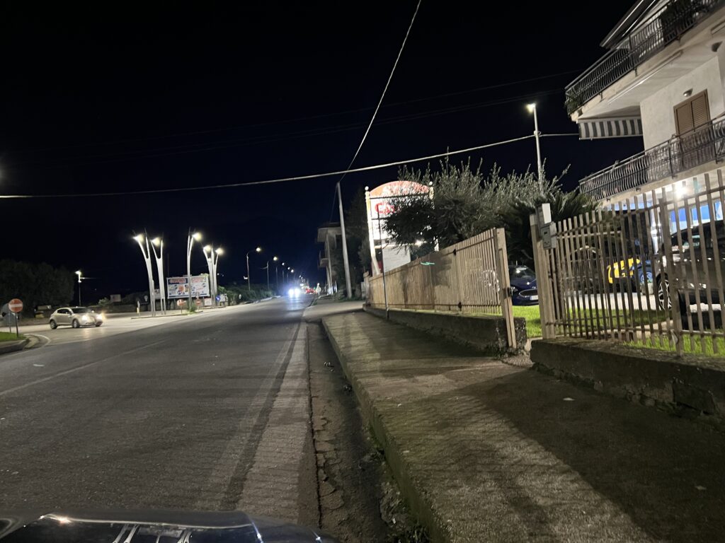 Notte di Terrore ad Avella: Giovane aggressore picchia a sangue coetanee e si dà alla fuga