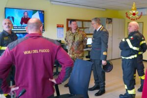 AVELLINO. Visita del colonnello Alberto Tognon del 232° Reggimento Trasmissioni Avellino al Comando dei Vigili del Fuoco