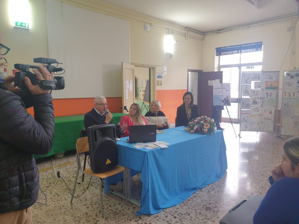 AVELLA.  I.C.S. Monsignor P. Guerriero presenta: Includi...Amo. Incontro con linfluencer e scrittrice Benedetta De Luca. FOTO E VIDEO