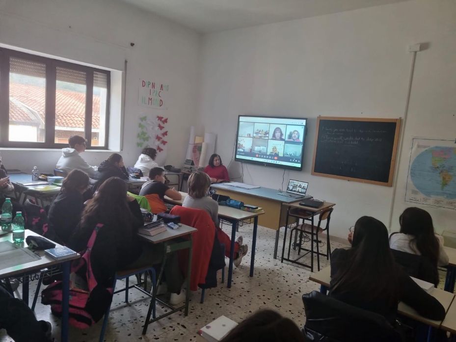 Comunicato stampa Bullismo, @Scuolasenzabulli2023 fa tappa ad Airola, coinvolti oltre 100 studenti delle scuole medie per il webinar promosso dal Corecom Campania Comunicato stampa Bullismo, @Scuolasenzabulli2023 fa tappa ad Airola, coinvolti oltre 100 studenti delle scuole medie per il webinar promosso dal Corecom Campania