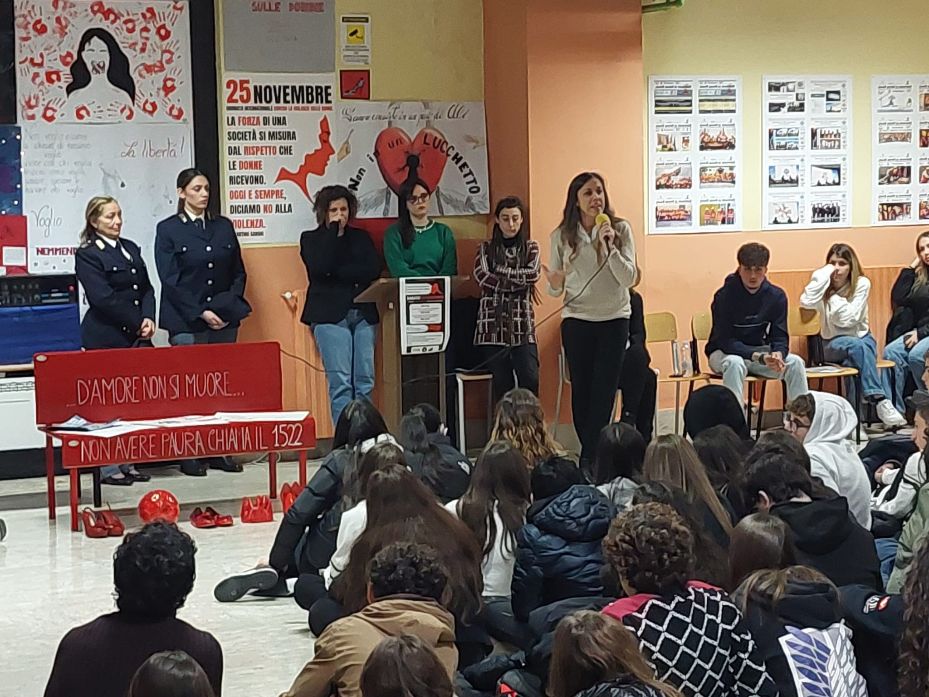 BENEVENTO. ISTITUTO DISTRUZIONE SUPERIORE GALILEI VETRONE: “D’amore non si muore”: un appello per un futuro senza violenza! BENEVENTO. ISTITUTO DISTRUZIONE SUPERIORE GALILEI VETRONE: “D’amore non si muore”: un appello per un futuro senza violenza!