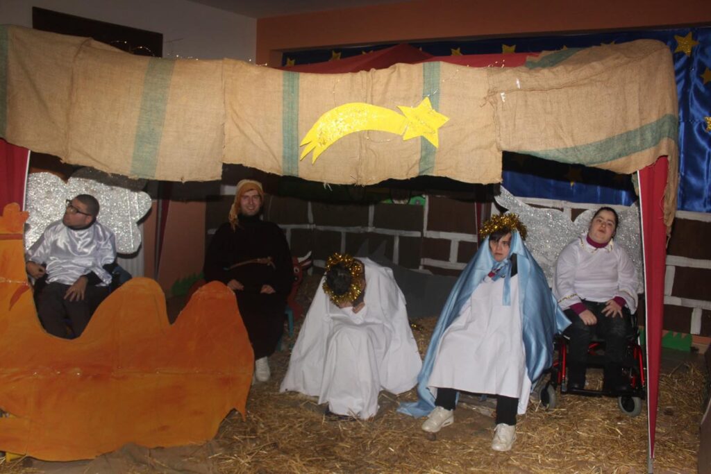 MUGNANO DEL CARDINALE. A Villa Santa Filomena il presepe vivente: Tutti diversi ma uguali. Foto