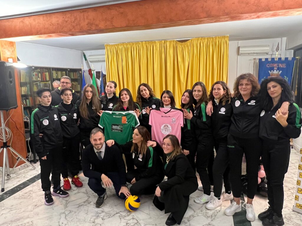 Rinascita della Primula: Presentata la Nuova Squadra di Pallavolo Femminile a Sperone. Foto e Video
