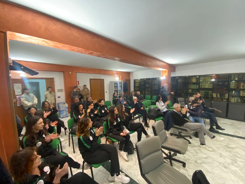 Rinascita della Primula: Presentata la Nuova Squadra di Pallavolo Femminile a Sperone. Foto e Video