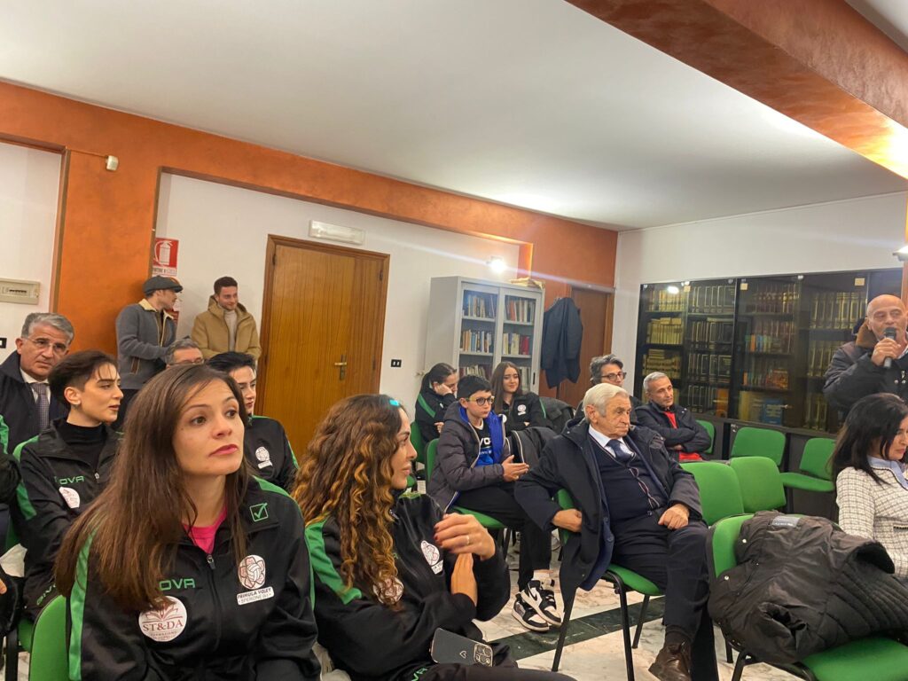 Rinascita della Primula: Presentata la Nuova Squadra di Pallavolo Femminile a Sperone. Foto e Video