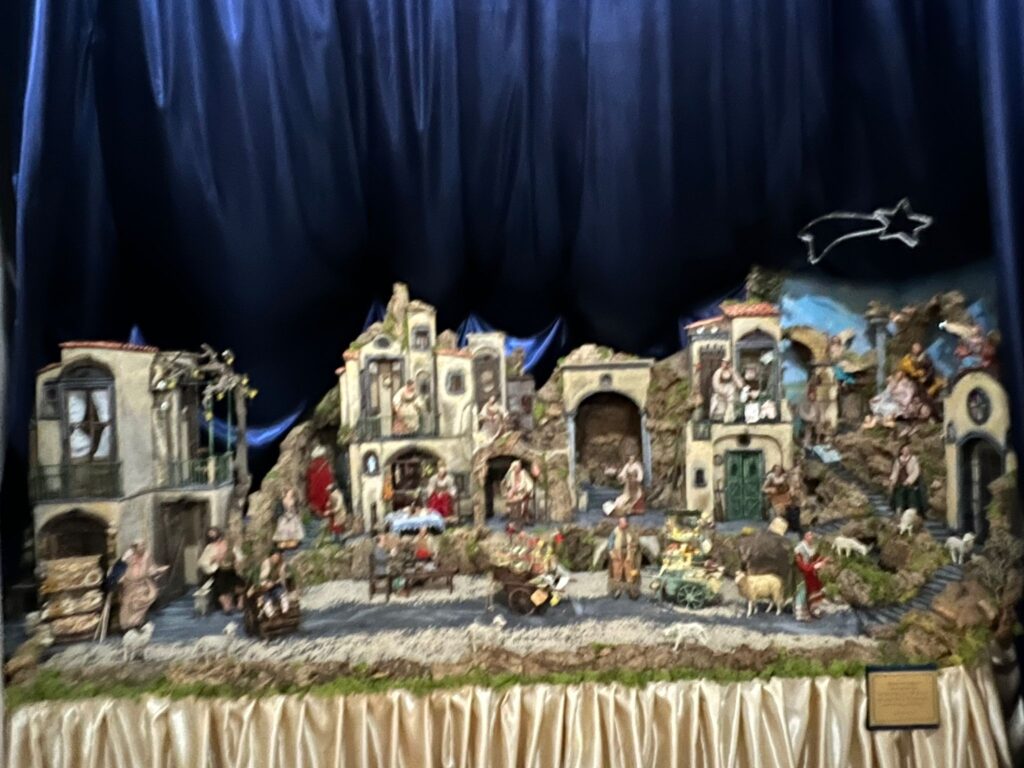 Il Magico Presepe Napoletano del 700 della chiesa Parrocchiale di Sperone: Un capolavoro di Elio Garardo. Foto e Video