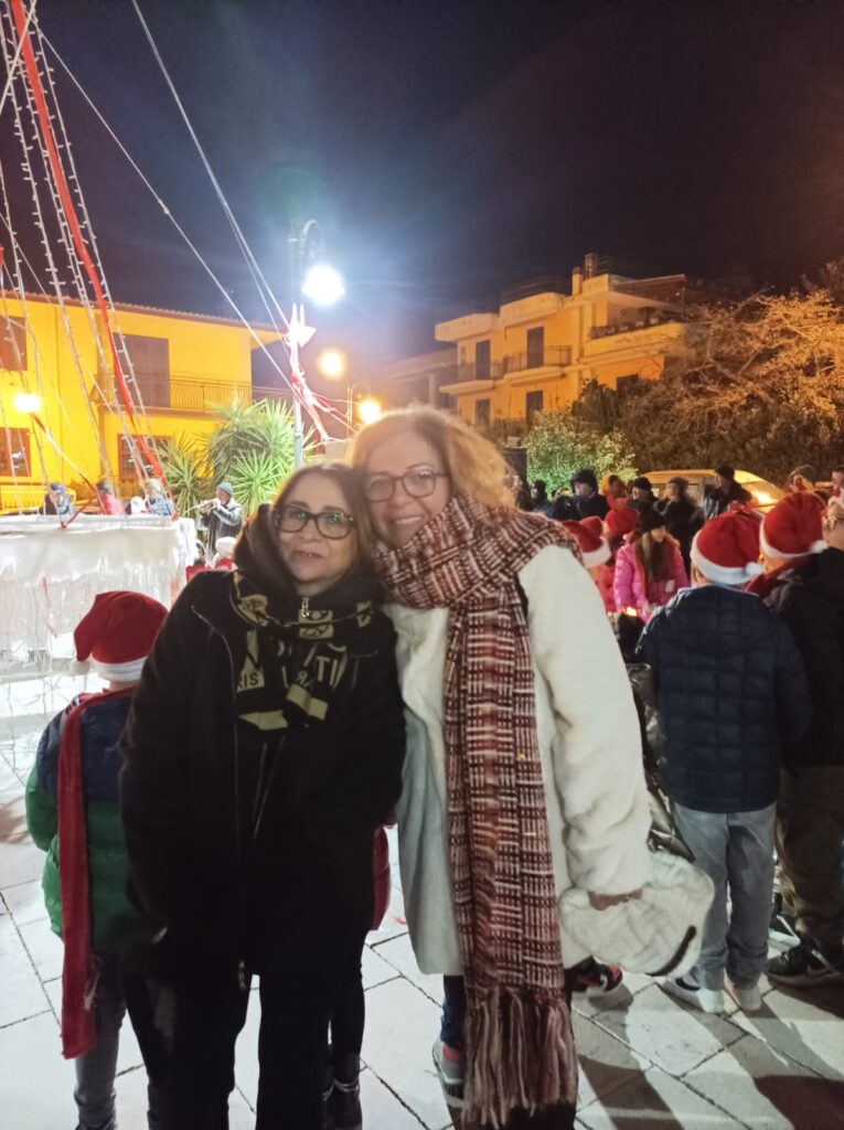 Sirignano   È stato acceso l albero di Natale