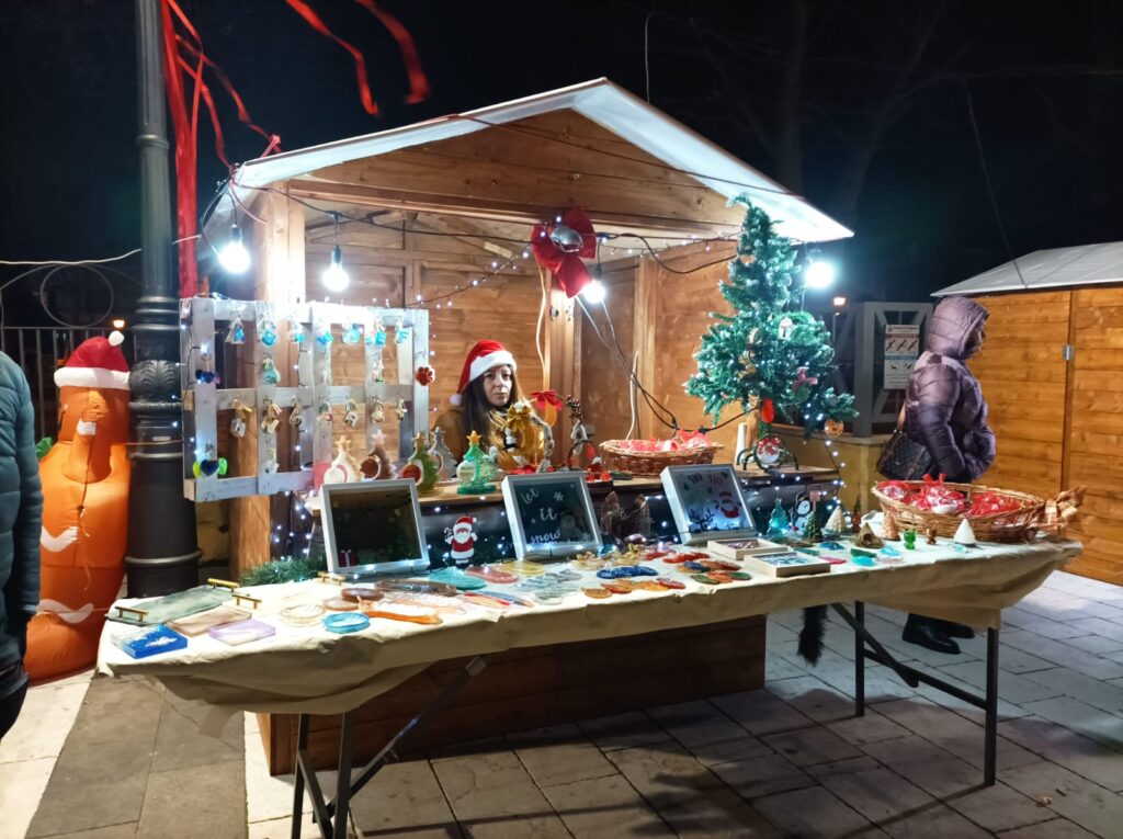 Sirignano   È stato acceso l albero di Natale