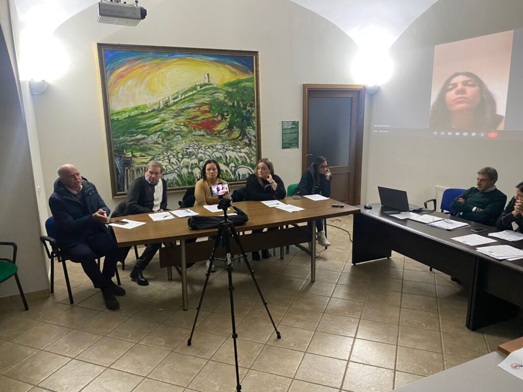 Consiglio Comunale ad Avella: Discussione accesa su installazioni Antenne 5G e variazioni di Bilancio