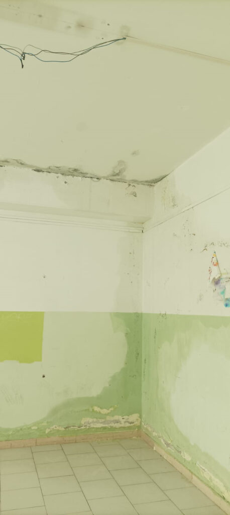 Emergenza scuola nel napoletano. Al Montalcini Ferraris di Marigliano infiltrazioni e muffe mettono in pericolo studenti e didattica