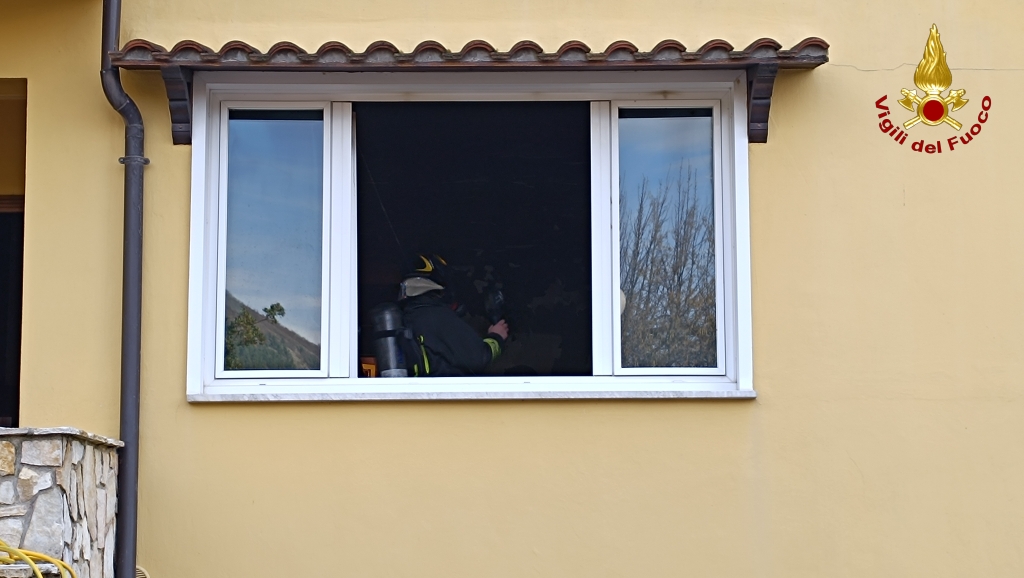 SERINO. A Fuoco appartamento in via Cupa Scura SERINO. A Fuoco appartamento in via Cupa Scura