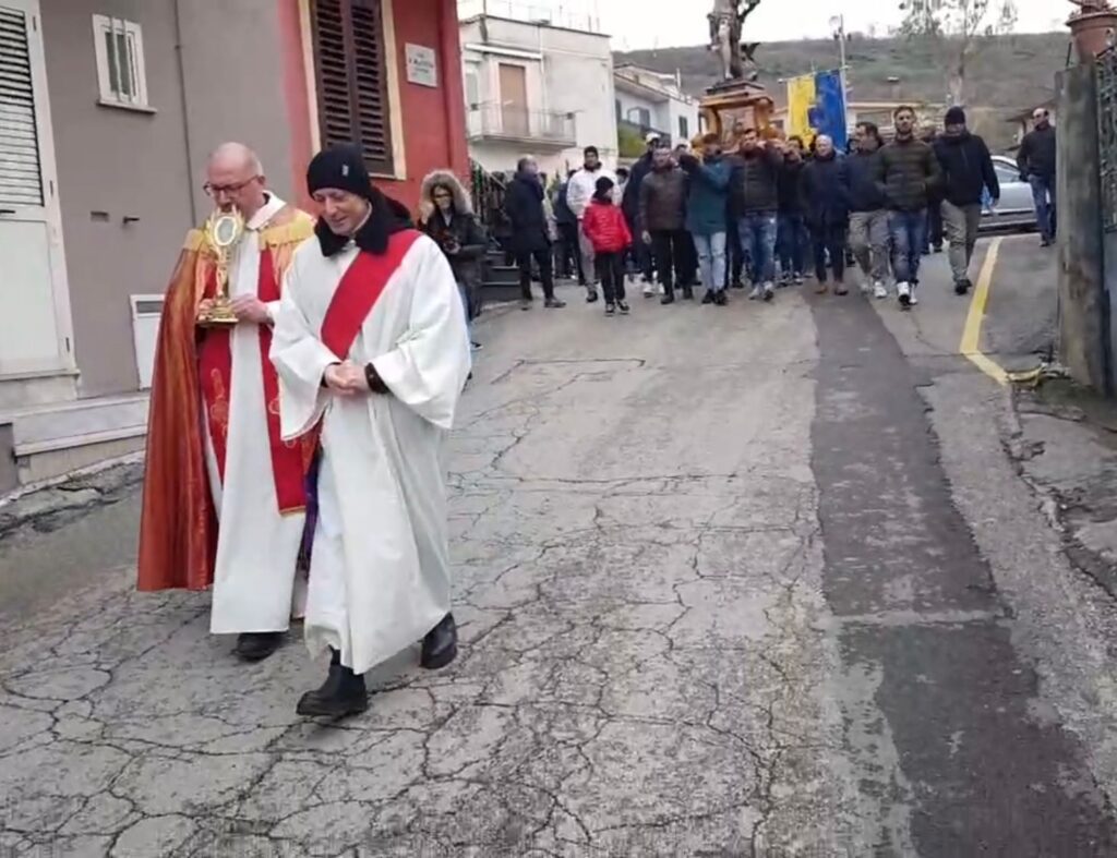 VISCIANO. La fede più forte del maltempo, si è svolta oggi la processione di San Sebastiano