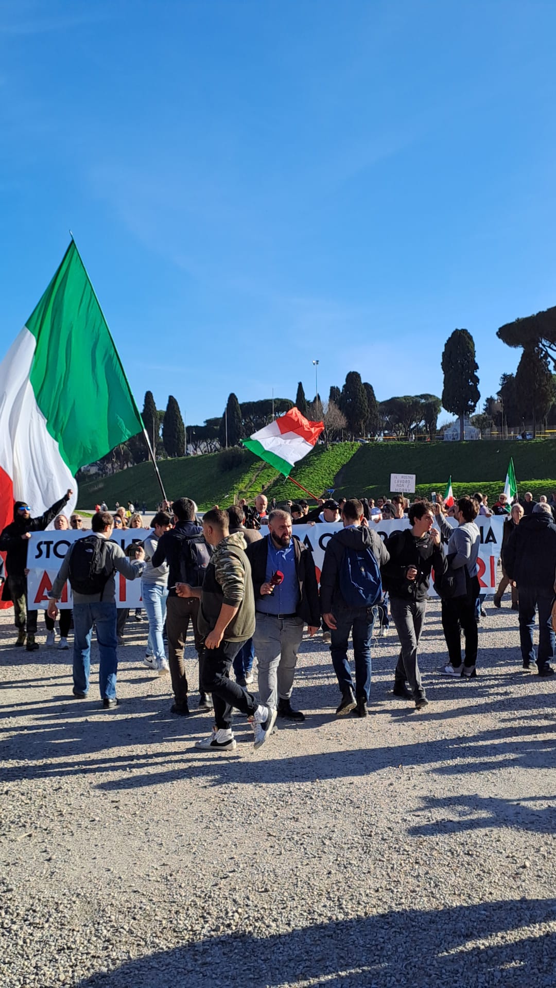AVELLA. Agricoltori Italiani Protestano al Circo Massimo. Avella ben rappresentata. Le foto AVELLA. Agricoltori Italiani Protestano al Circo Massimo. Avella ben rappresentata. Le foto
