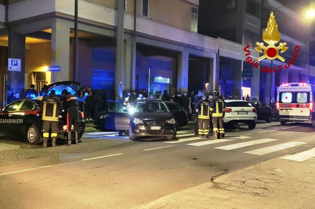 Grave incidente stradale a Avellino: Intervento dei Vigili del Fuoco e delle Forze dellOrdine