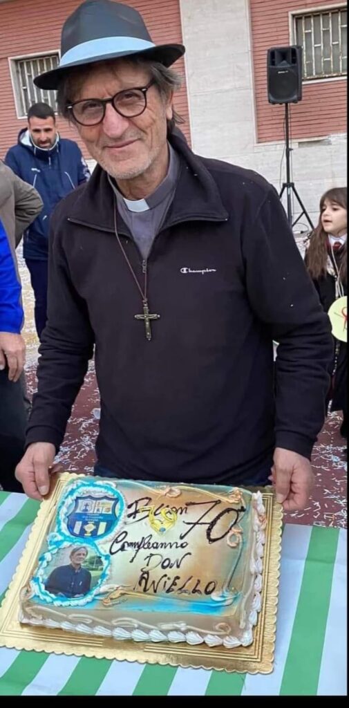 100 DI QUESTI GIORNI. Mugnano   Auguri a don Aniello Manganiello per i suoi 70 anni