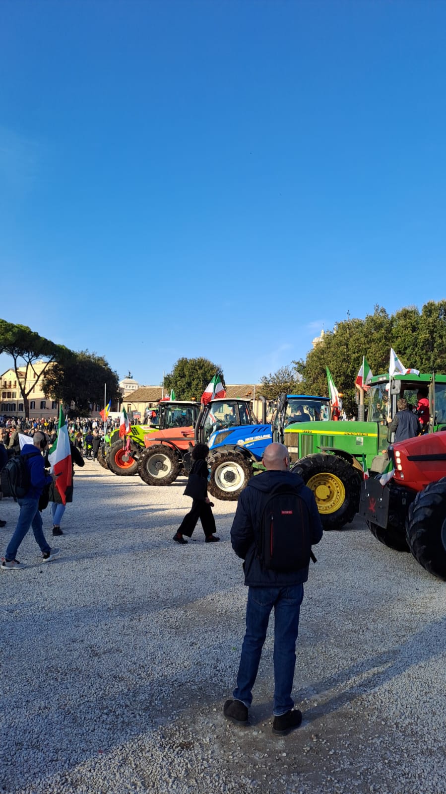 AVELLA. Agricoltori Italiani Protestano al Circo Massimo. Avella ben rappresentata. Le foto AVELLA. Agricoltori Italiani Protestano al Circo Massimo. Avella ben rappresentata. Le foto